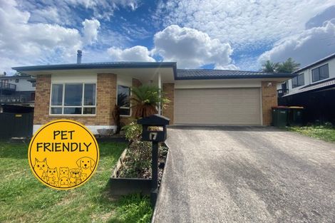 Photo of property in 17 De Havilland Drive, Goodwood Heights, Auckland, 2105