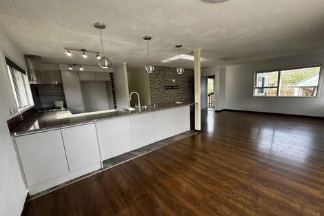 Photo of property in 85 Santiago Crescent, Unsworth Heights, Auckland, 0632