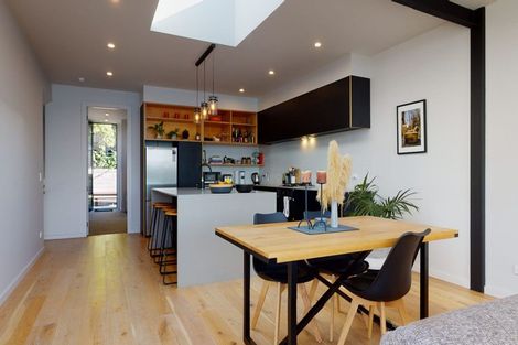 Photo of property in 306b Queens Drive, Lyall Bay, Wellington, 6022