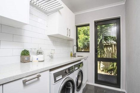 Photo of property in 5 Jadewynn Drive, Massey, Auckland, 0614