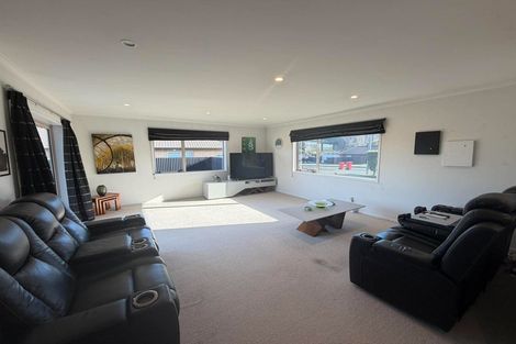Photo of property in 40 Sunstone Crescent, Brown Owl, Upper Hutt, 5018