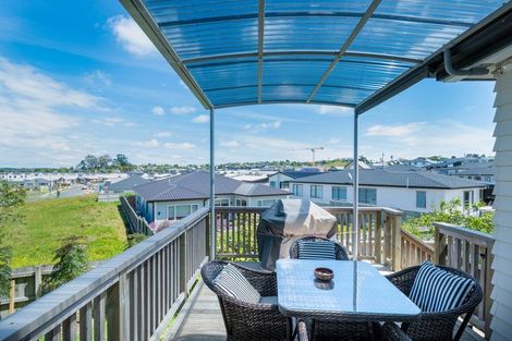 Photo of property in 11 Tee Point, Red Beach, 0932