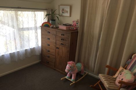Photo of property in 18b Holiday Road, Stanmore Bay, Whangaparaoa, 0932