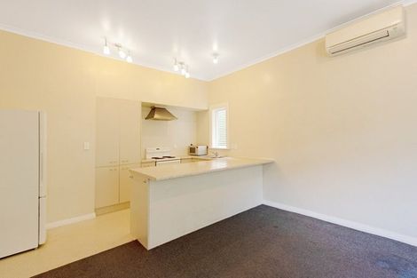 Photo of property in 82 Glenmore Street, Northland, Wellington, 6012