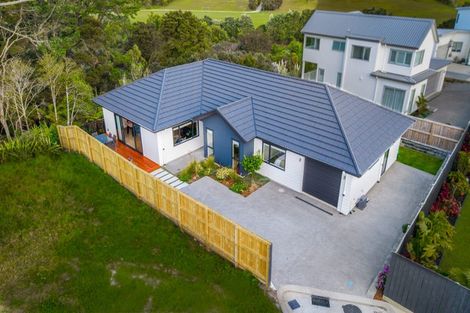 Photo of property in 75 Glenvar Ridge Road, Long Bay, Auckland, 0630