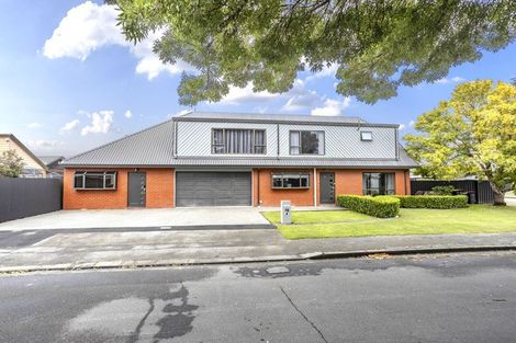 Photo of property in 10 Pyatt Place, Redwood, Christchurch, 8051