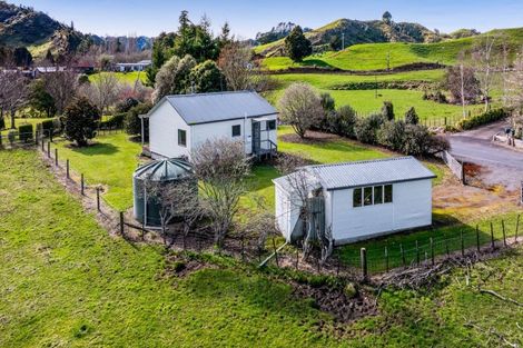 Photo of property in 2445 Tarata Road, Tarata, Inglewood, 4387