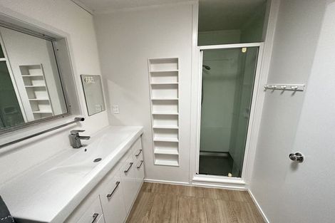 Photo of property in 10 Celeste Place, Totara Vale, Auckland, 0627