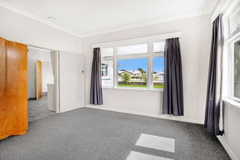 Photo of property in 104 Bartholomew Road, Levin, 5510