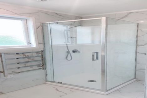 Photo of property in 2/80 Gloria Avenue, Te Atatu Peninsula, Auckland, 0610