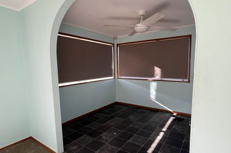 Photo of property in 121a Seabrook Avenue, New Lynn, Auckland, 0600