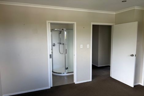 Photo of property in 224 Glamorgan Drive, Northcross, Auckland, 0630