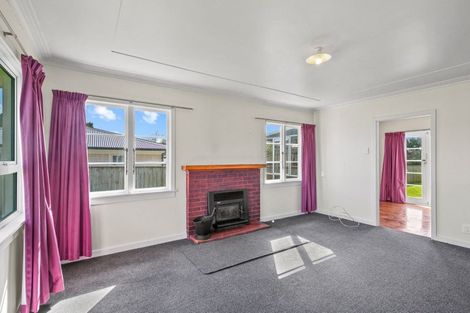 Photo of property in 9 Pukatea Street, Inglewood, 4330