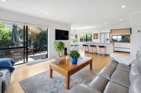 Photo of property in 1/56 Aberfeldy Avenue, Highland Park, Auckland, 2010
