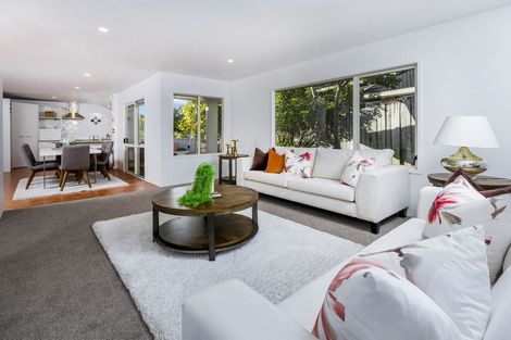 Photo of property in 2 Garden Lane, Torbay, Auckland, 0632