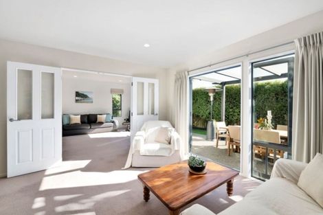 Photo of property in 2c Observatory Close, Whitby, Porirua, 5024