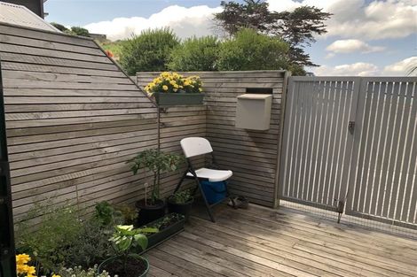 Photo of property in 231u8 Marine Parade, Seatoun, Wellington, 6022