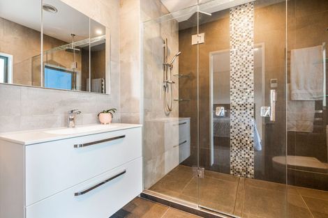 Photo of property in 36 Gilbransen Road, Kumeu, 0810