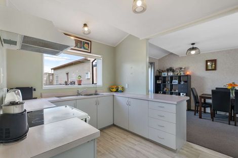 Photo of property in 9 Puriri Road, Pukekohe, 2120