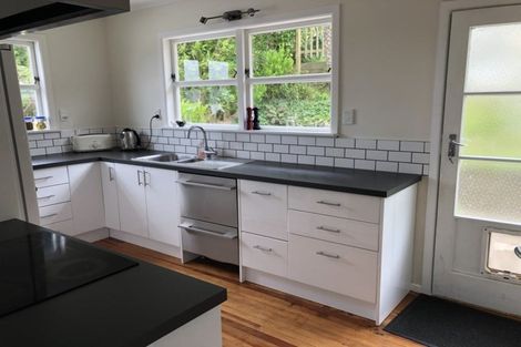 Photo of property in 17 Bedford Street, Northland, Wellington, 6012