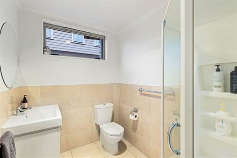 Photo of property in 1 Walton Street, Red Beach, 0932