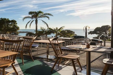 Photo of property in 2/36 Pupuke Road, Takapuna, Auckland, 0622