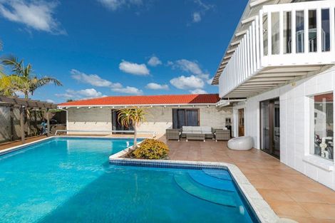 Photo of property in 2 Sandford Street, Campbells Bay, Auckland, 0630