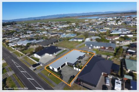 Photo of property in 28 Andrews Street, Foxton Beach, Foxton, 4815
