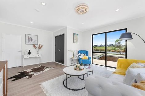 Photo of property in 48 Emerald Avenue, Rosehill, 2113