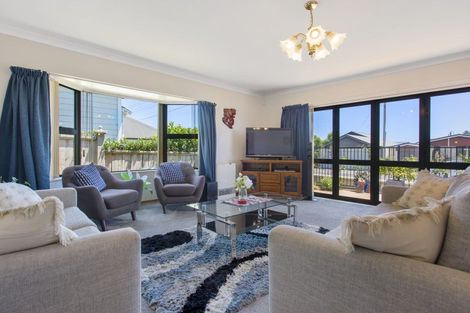 Photo of property in 18 Karamu Street, Te Atatu Peninsula, Auckland, 0610