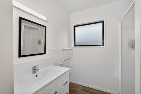 Photo of property in 122 Somerfield Street, Somerfield, Christchurch, 8024