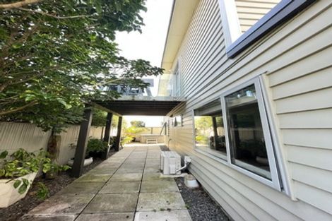 Photo of property in 4 Marina View, Paremata, Porirua, 5026