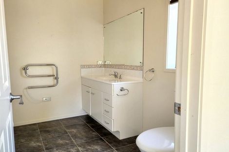 Photo of property in 60 Cabeleigh Drive, Helensville, 0800