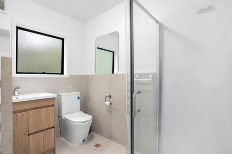 Photo of property in 184 Hutchinson Avenue, New Lynn, Auckland, 0600