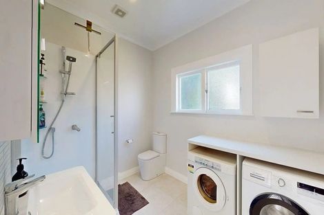 Photo of property in 32 Medway Street, Island Bay, Wellington, 6023