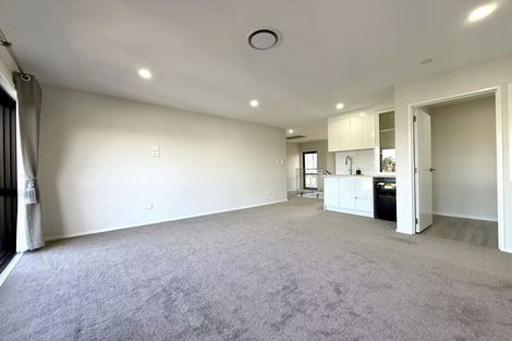 Photo of property in 4 Tawapou Close, Massey, Auckland, 0614