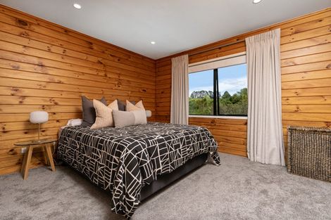 Photo of property in 260a Henderson Valley Road, Henderson, Auckland, 0612