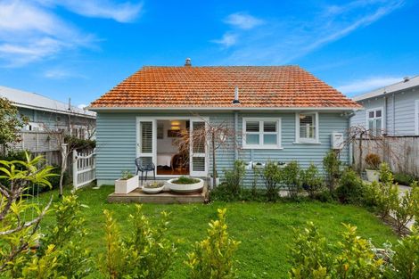 Photo of property in 33 Aramoana Avenue, Devonport, Auckland, 0624