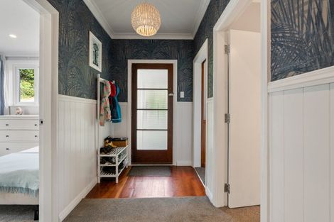 Photo of property in 16 Waru Street, Khandallah, Wellington, 6035