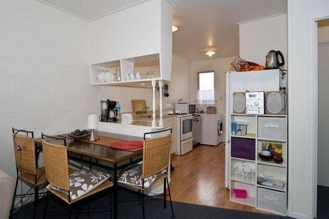 Photo of property in 1 Hinekohu Street, New Lynn, Auckland, 0600