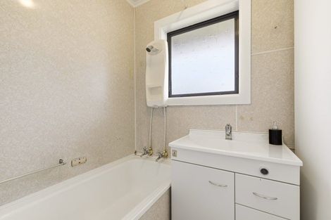 Photo of property in 4 Ontario Place, Wainoni, Christchurch, 8061