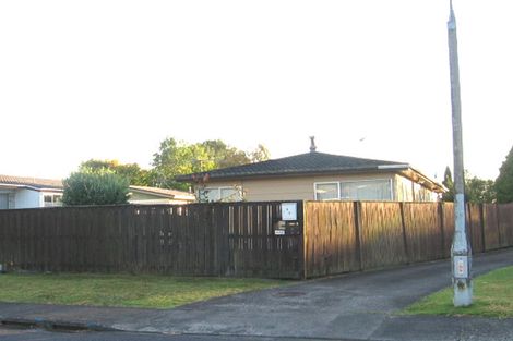 Photo of property in 1/5 Mannering Place, Hillcrest, Auckland, 0627
