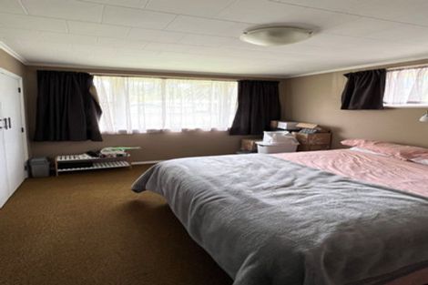 Photo of property in 1/6 Moeraki Road, Maoribank, Upper Hutt, 5018