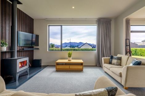 Photo of property in 3 Courthill Lane, Wanaka, 9305