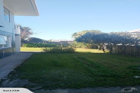 Photo of property in 2/77 Stanaway Street, Hillcrest, Auckland, 0627