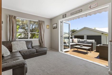 Photo of property in 16 Glengarry Place, Hilltop, Taupo, 3330