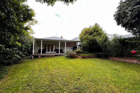 Photo of property in 25 Shoal Bay Road, Devonport, Auckland, 0624