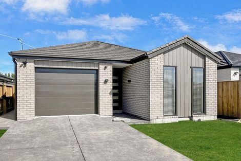 Photo of property in 16 Oakmill Drive, Casebrook, Christchurch, 8051