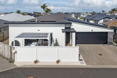 Photo of property in 8 Selliera Place, Papamoa Beach, Papamoa, 3118