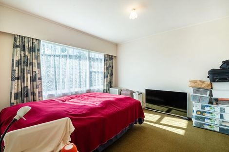 Photo of property in 2/28b Sunnynook Road, Sunnynook, Auckland, 0620